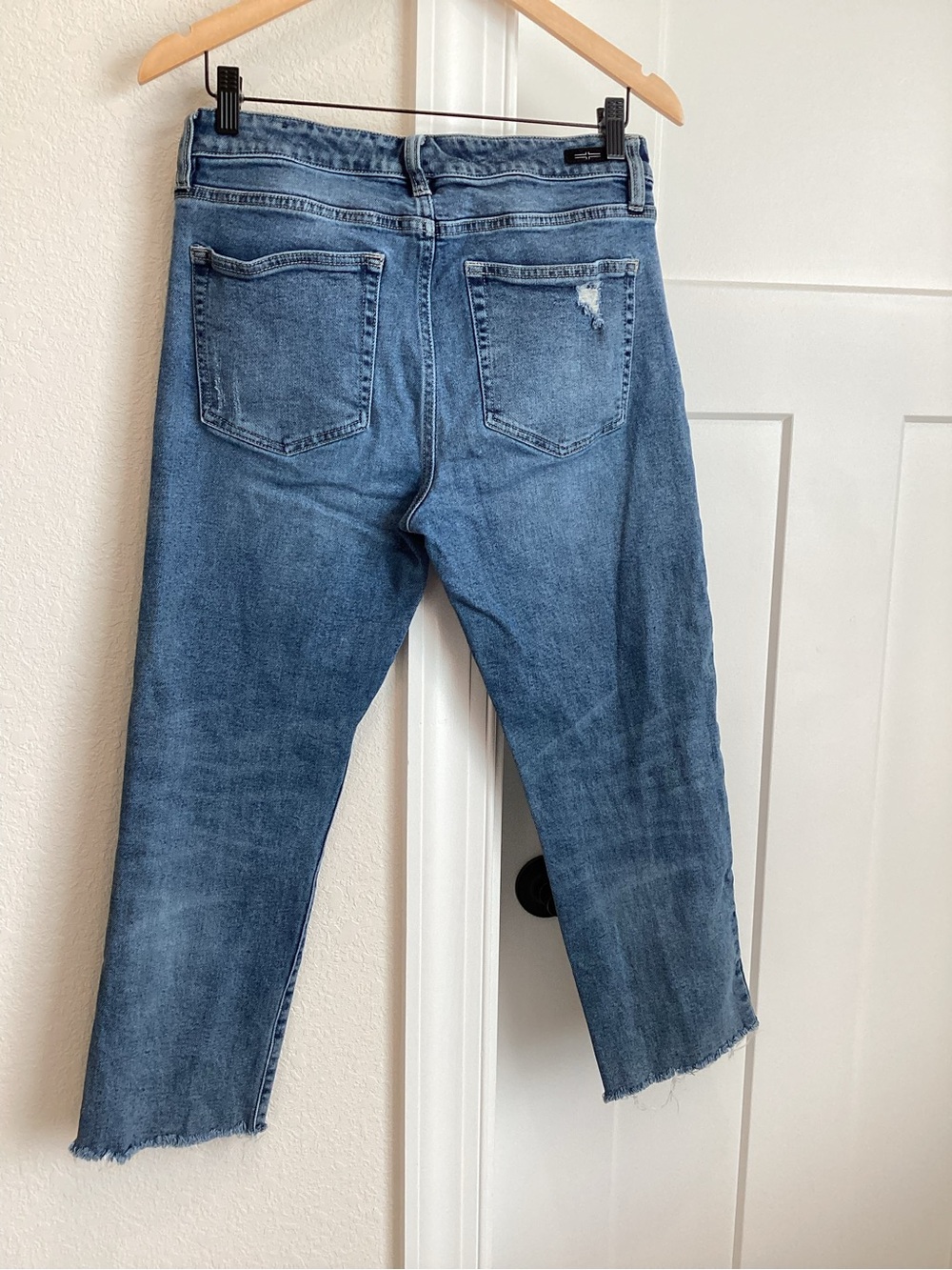 Liverpool Distressed Crop Girlfriend Jean High Rise Size 8 29 Medium Blue Denim - Picture 7 of 12